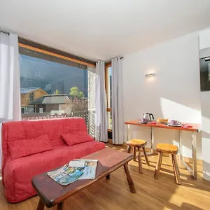 https://residence-de-lognan-les-drus-12.hotels-rhonealpes.com